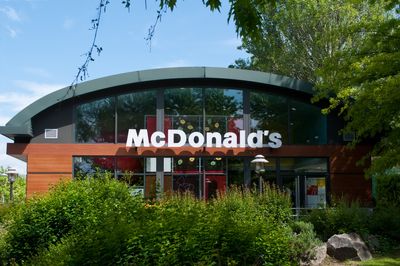 The Little-Known McDonald’s Cash-Only Rule Explained