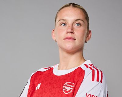 Tottenham’s new era, England latest, Russo signs contract as WSL kicks off: football news – as it happened