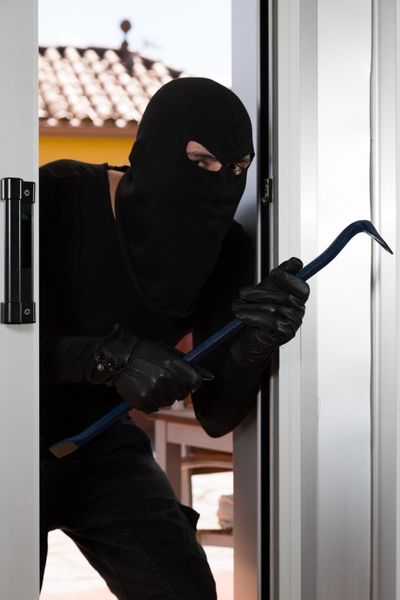 The Knock That Could Signal a Break-In—Here’s How to Stay Safe
