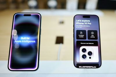Don't Panic: UK Phones To Sound At Once In Emergency Drill