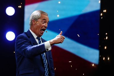 Farage predicts 2027 general election in warning over Labour ‘rift’