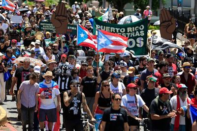 Trump sends 10 stealth fighter planes to Puerto Rico amid war on Caribbean drug cartels