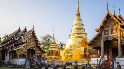 So, you've found a location for the perfect photo... but so has everyone else! Here's how to block out distractions with a super-long shutter speed