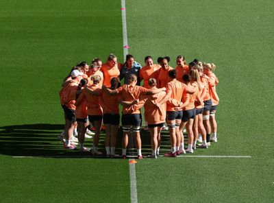 Abby Dow and England near record territory as Australia search for upset