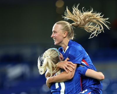 Chelsea’s Beever-Jones shows she is more than an impact player on bouncy opening night