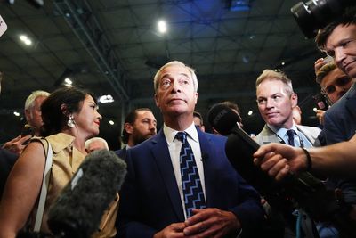 Farage in fresh attack on government amid Rayner stamp duty scandal