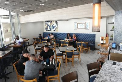 Office Worker Eats Same $1.25 Lunch Daily—One Egg, Rice, Half An Avocado—Says It Saves $2,500 A Year While Coworkers Splurge On Pizza And Donuts