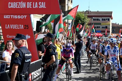 Protests disrupt Vuelta a España at foot of Angliru on stage 13