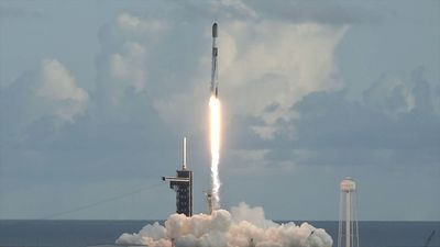 SpaceX launches Starlink satellites, lands Falcon rocket for 500th time (video)