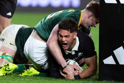 New Zealand vs South Africa live: All Blacks survive Springboks battle to win crucial Rugby Championship clash