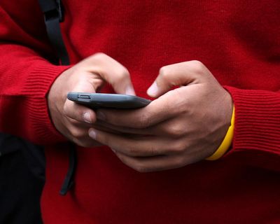 Emergency alert: millions of UK mobile phones to receive test message on Sunday