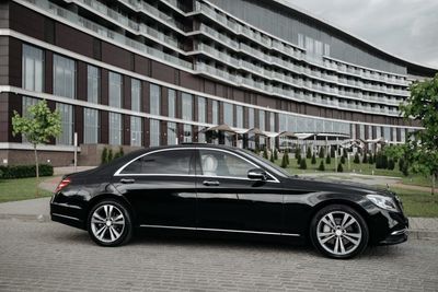 Why Do Wealthy People Lease Cars Instead of Buying Them Outright