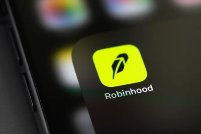 Robinhood Enters S&P 500, Marking Retail Trading's Shift To Wall Street Core
