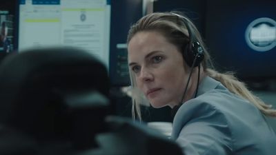 I literally have to see Netflix's new 90%-rated thriller from an Oscar-winning director