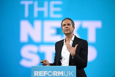 Vaccine sceptic doctor uses Reform conference speech to link king’s cancer to Covid vaccine
