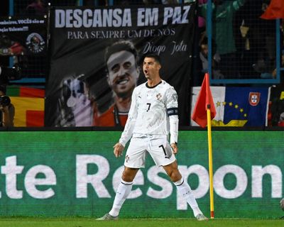 World Cup qualifying roundup: Ronaldo scores twice as Portugal pay Jota tributes