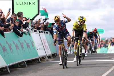 Tour of Britain Men: Remco Evenepoel wins queen stage 5 atop The Tumble