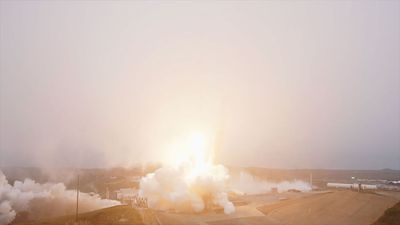 SpaceX launches 24 Starlink satellites from California (video)