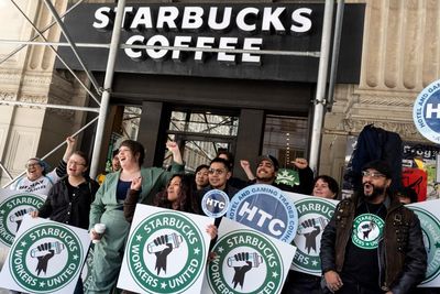 A year under CEO Niccol: Starbucks workers’ long fight for a union contract