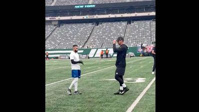 Aaron Rodgers Shared Nice Moment With Former Jets Ball Boy at MetLife Stadium