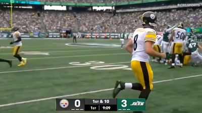 Aaron Rodgers Got Rude Welcome From Jets Fans Before First Series With Steelers