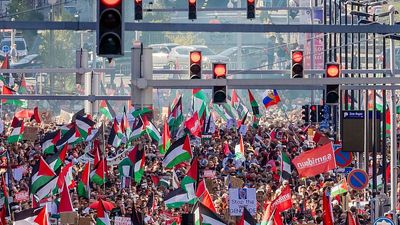 Tens of thousands of protesters draw the Red Line for Gaza in Brussels