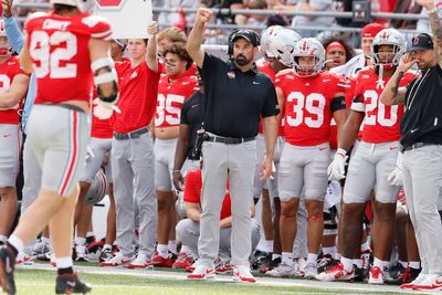 Oregon jumps to No. 4 in AP Top 25 behind Ohio St, Penn St, LSU; Illinois, Florida State into top 10
