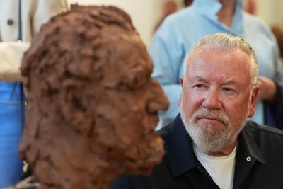 Ray Winstone says live sculpting event for veterans’ charity was a ‘no-brainer’