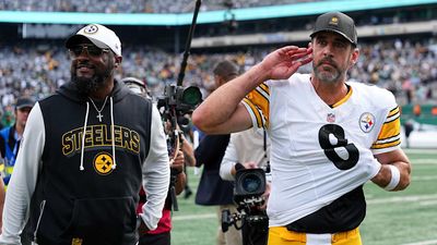 Mike Tomlin Had Simple, High Praise for Aaron Rodgers in Steelers Debut