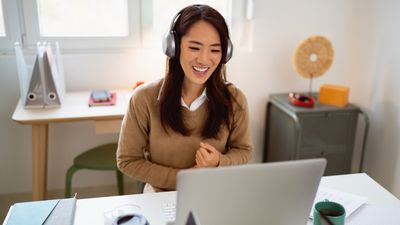 4 Work-From-Home Gigs That Can Make You Richer Than a Full-Time Job