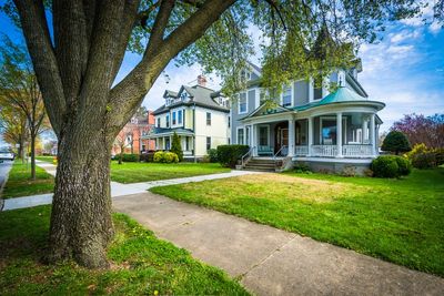After Thieves Took His Lawn Equipment, A Husband Wants To Move Out Of Their New House. Dave Ramsey Calls Him 'A Drama Queen'