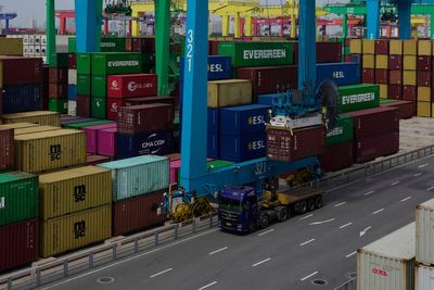 China's export growth slows in August amid trade tensions with US