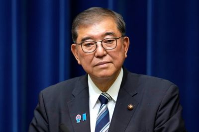 'Trump Whisperer' Ex-minister Joins Japan PM Race