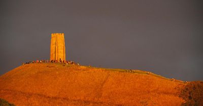 7 photos as parts of the UK saw total lunar eclipse blood moon last night