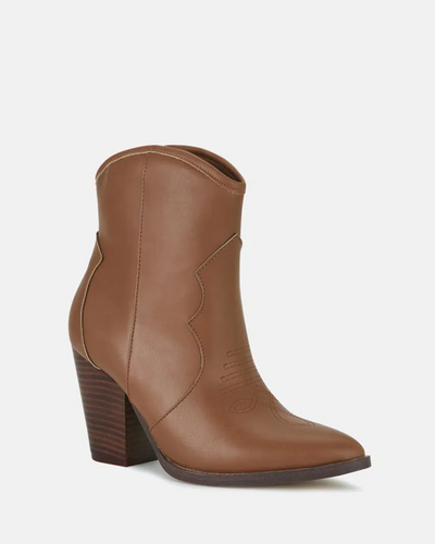 Essential Seasonal Styling Tips for Women’s Chelsea Boots