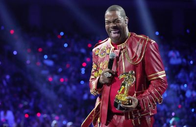 MTV VMAs: Busta Rhymes honours Ananda Lewis