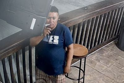 Manhunt for gunman after one killed and five injured in Texas sports bar shooting