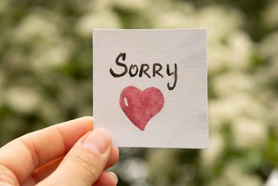 7 Sneaky Ways Men Try to Apologize Without Using the Word “Sorry”