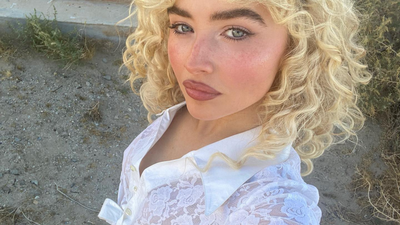 10 Photos of Sabrina Carpenter Dazzling in a Rain-Soaked Britney Spears Tribute at the 2025 MTV VMAs