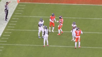 Confused Titans Wide Receivers Look to Bench After Oddly Botched Screen Pass
