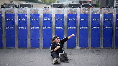 Turkey restricts internet access amid opposition party standoff