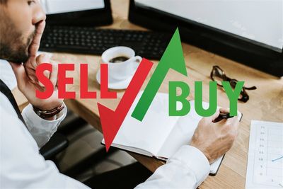 Insiders Sell These High-Quality Stocks: Why Investors Shouldn’t