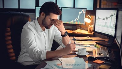 The Big Investing Mistake Even the Smartest People Make, According to Money Psychology Expert