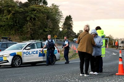 New Zealand Police Detail Slain Fugitive Father's Life On The Run