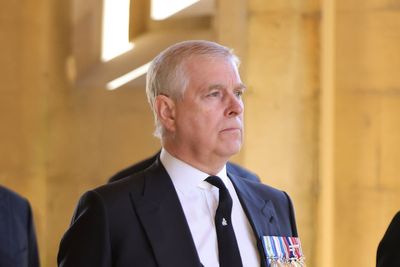 Epstein ‘assistant’ met Duke of York and saw private palace quarters, book says