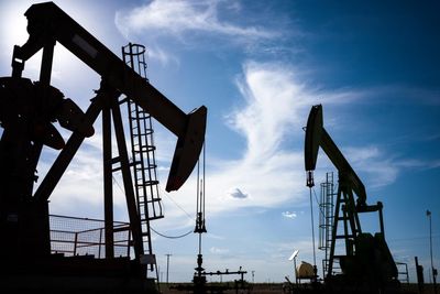 Fossil-fuel firms receive US subsidies worth $31bn each year, study finds