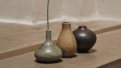 This Japanese Vase Style Is the Secret to Making Grocery Store Flowers Look Luxe (and a Bit More Minimalist)