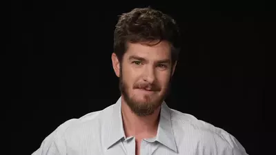 “Um, can you repeat that?”: Julia Roberts and Andrew Garfield cringe as reporter skips Ayo Edebiri in BLM/MeToo question — apology somehow makes it worse