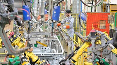 MEPs vote for report pushing auto sector to recycle of end-of-use parts