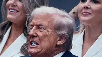 Trump Is Pictured Taking A 'Blue Tablet' During US Open, Netizens Try to Guess What It Is: Breath Mint or Medication?